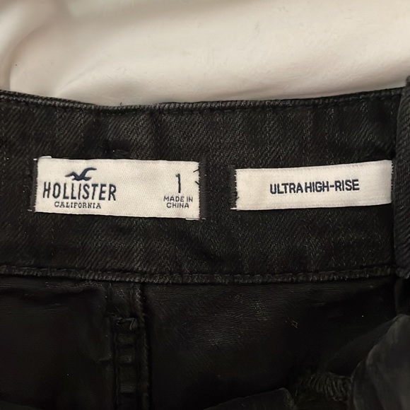 NWOT Never Worn Hollister Black Denim High Rise Skirt with Waist Tie Detail - Picture 3 of 3